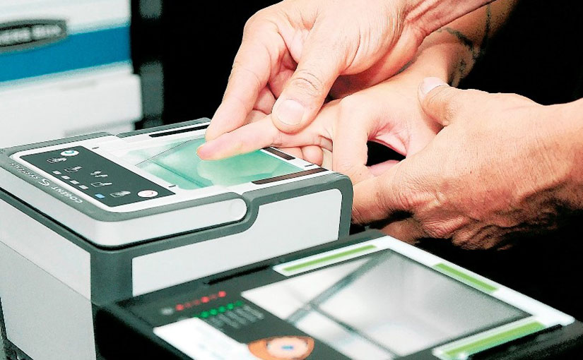 Client receiving FBI fingerprinting at Fingerscan Digital in San Jose